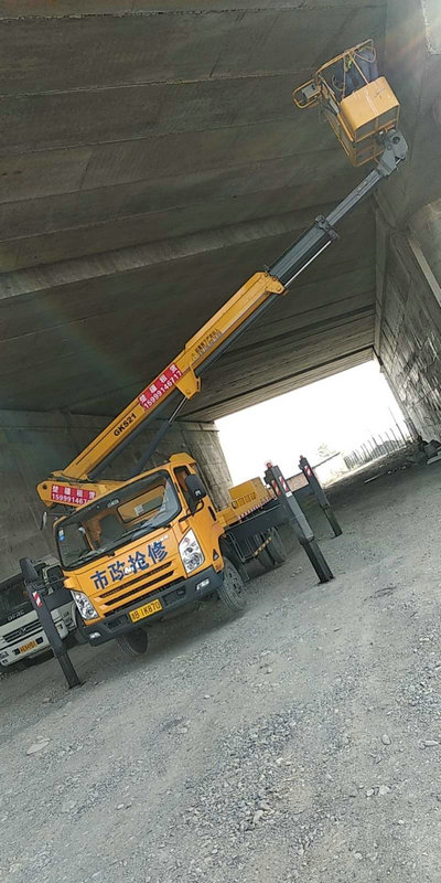 高空車(chē)出租124