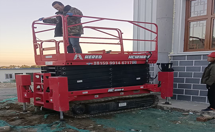 履帶式電動(dòng)升降機(jī)